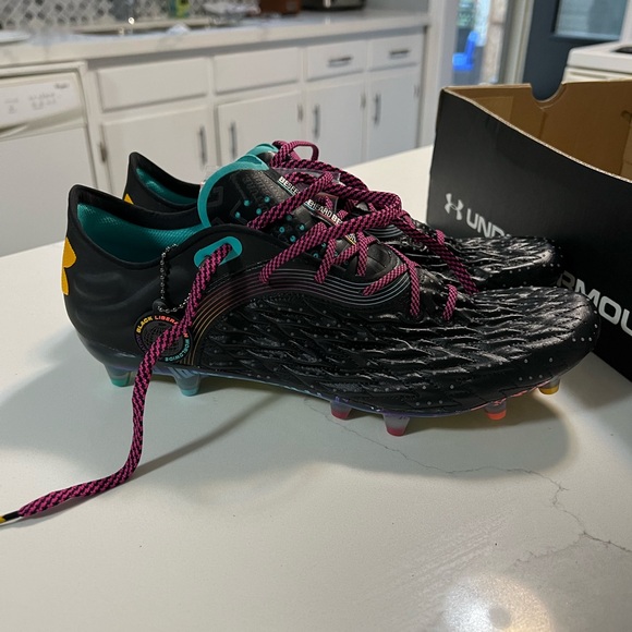 BRAND NEW MENS SIZE 11 UA CLONE MAGNETICO PRO SOCCER CLEATS LIMITED EDITION - Picture 3 of 14